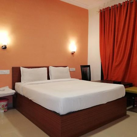 Elite Inn Lonavala Bagian luar foto