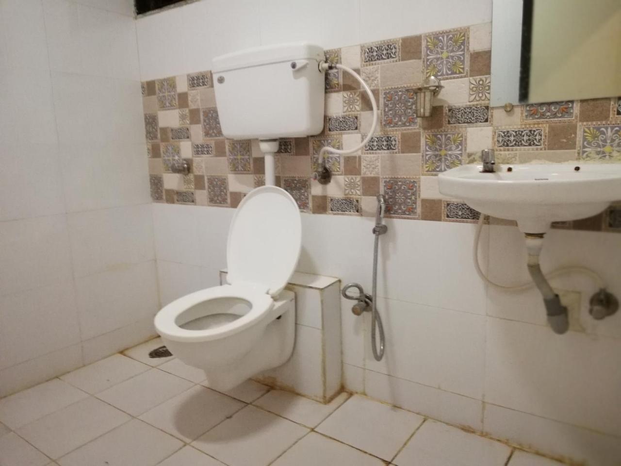 Elite Inn Lonavala Bagian luar foto