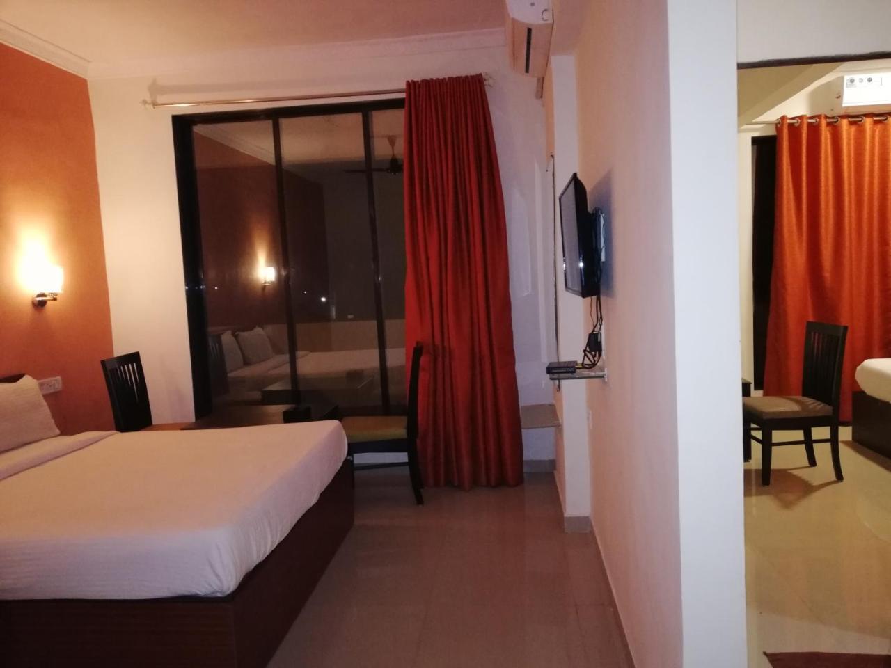 Elite Inn Lonavala Bagian luar foto