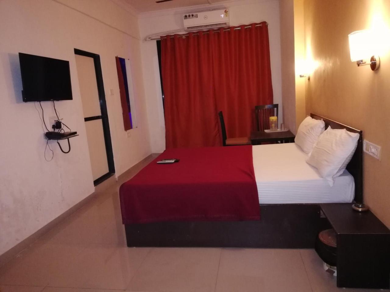 Elite Inn Lonavala Bagian luar foto