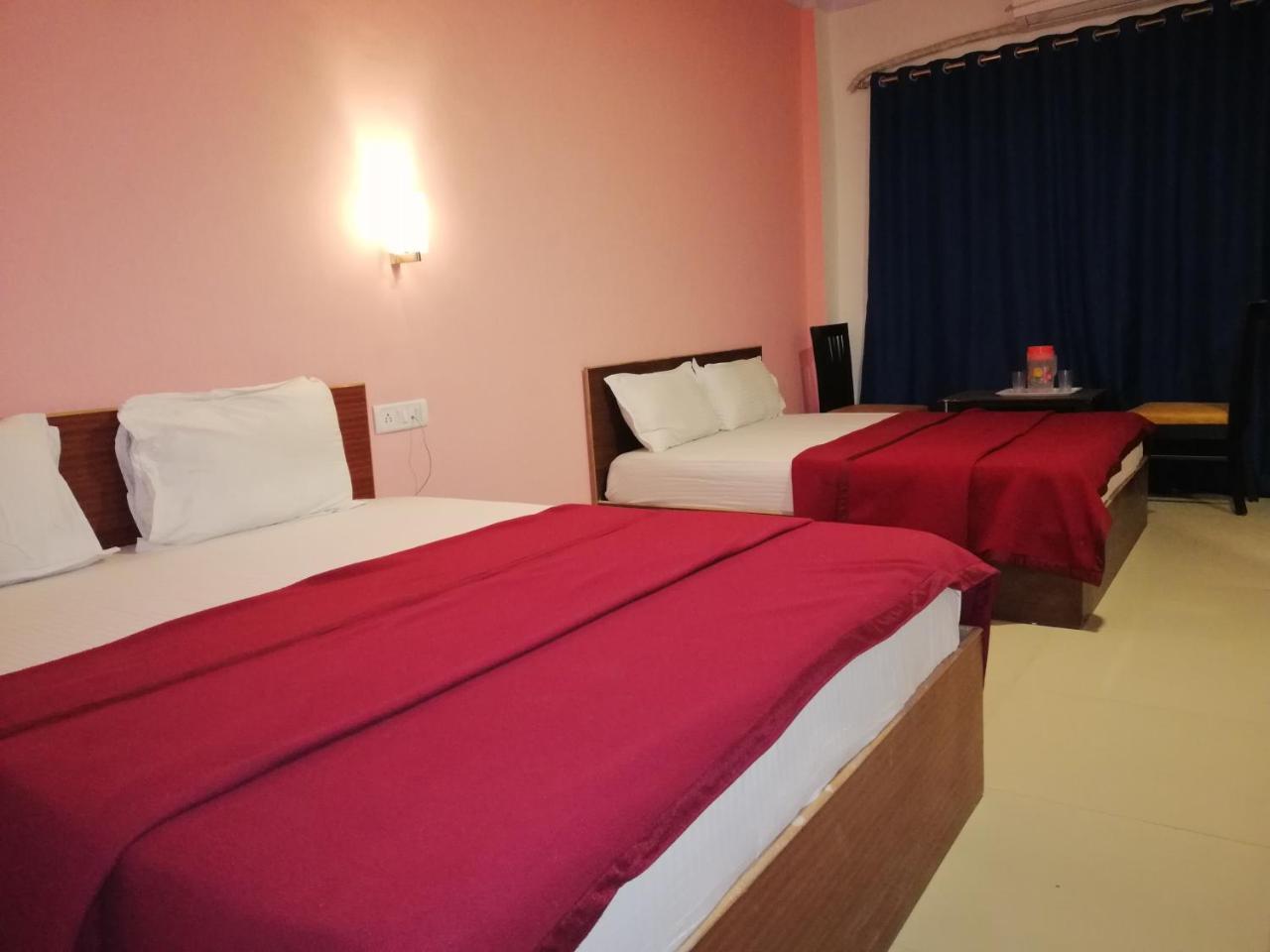 Elite Inn Lonavala Bagian luar foto